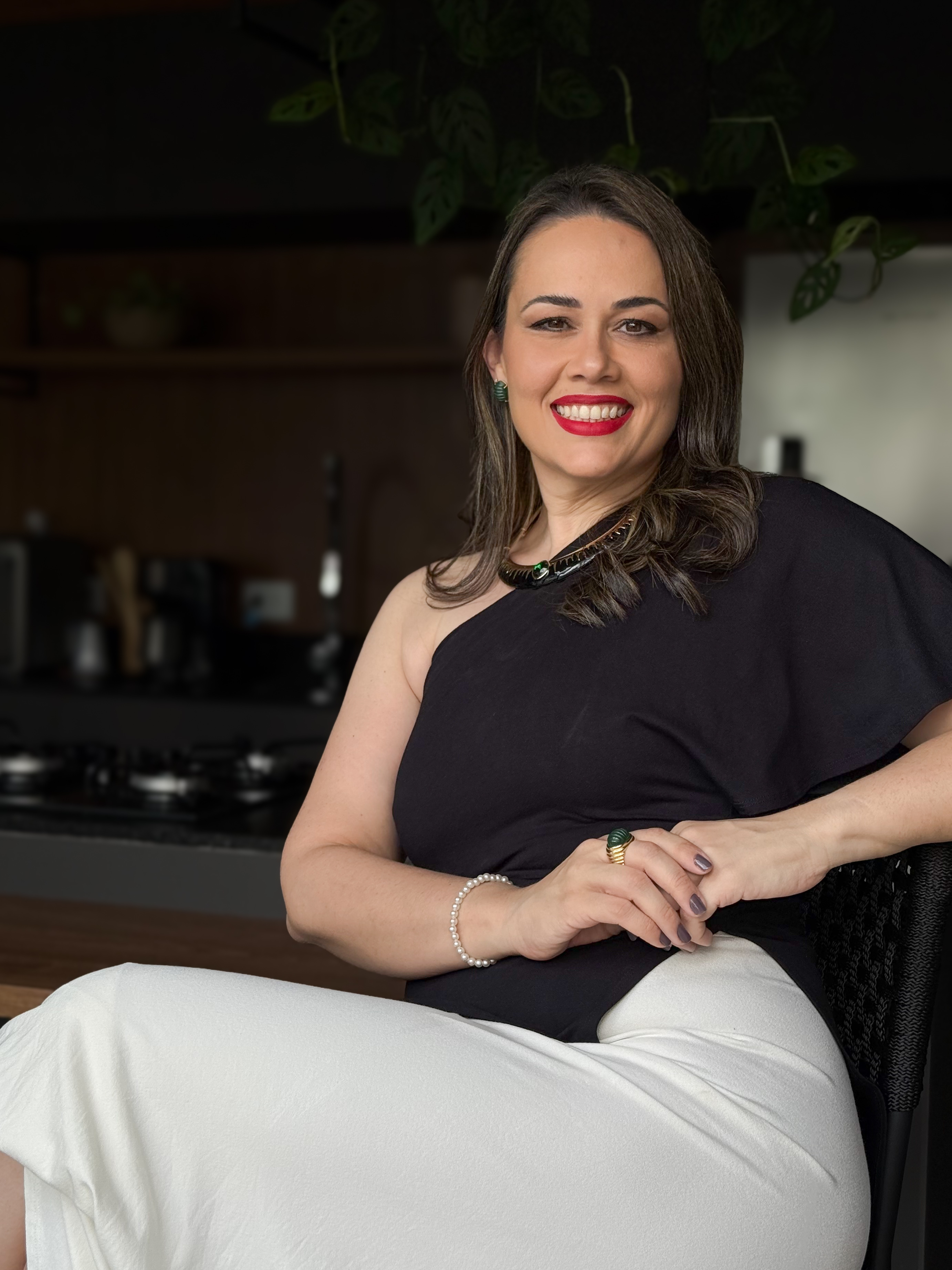 Dra. Larissa Ormeneze